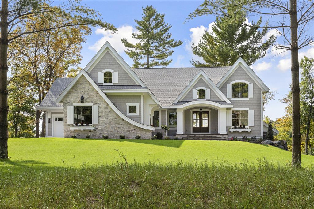 Coastal Cottage on the Bluff - Exterior 1