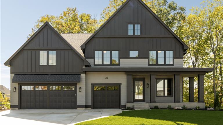 Luxe Two-Story in Woods of Medina - Exterior 1