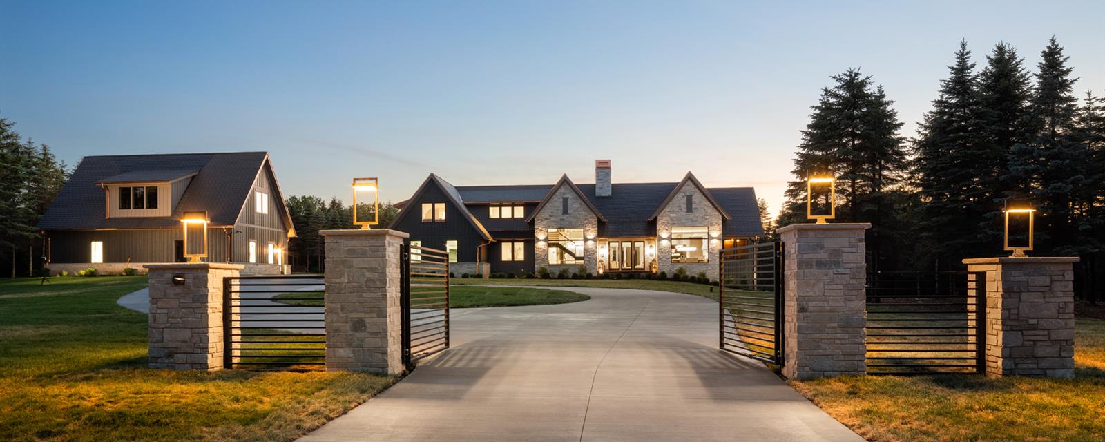 Modern Luxe on Majestic Pines - Exterior 1