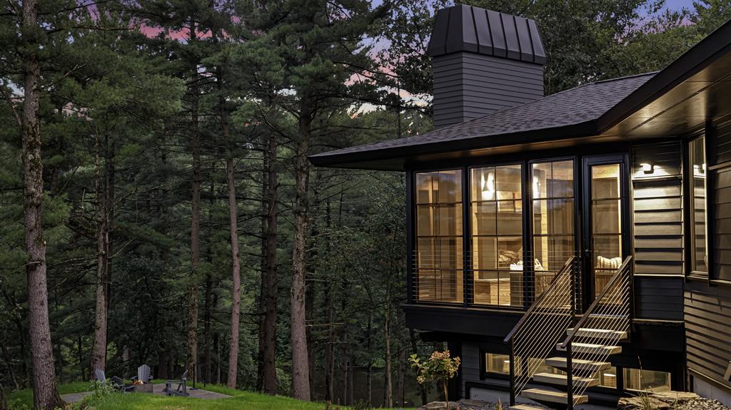 Scenic Riverside Modern Prairie - Exterior 3