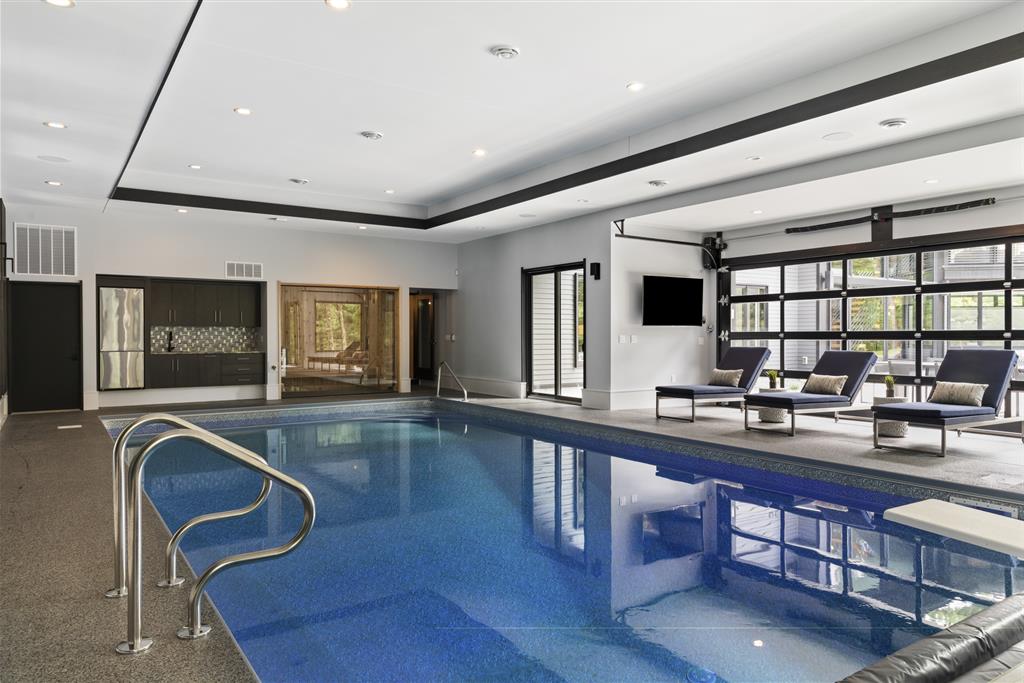 Scenic Riverside Modern Prairie - Pool 2